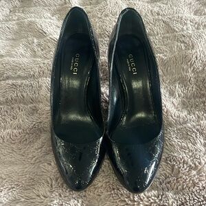 Gucci leather heels size 35.5.